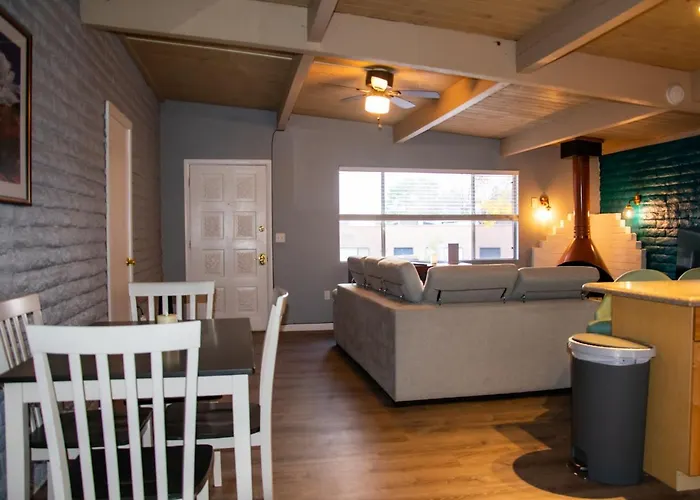 The Three Keys Duplex *